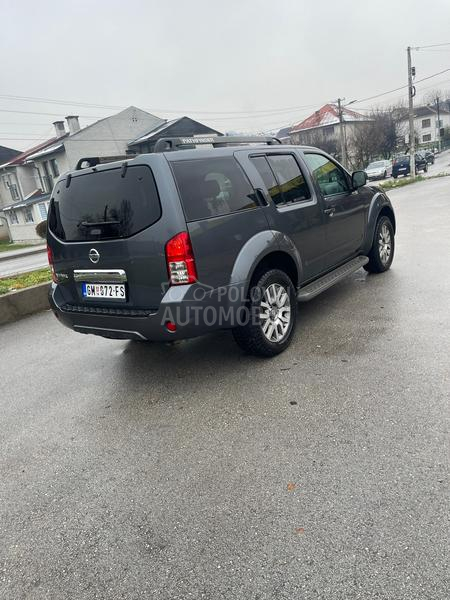 Nissan Pathfinder 