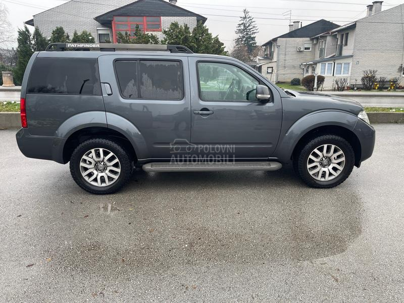 Nissan Pathfinder 