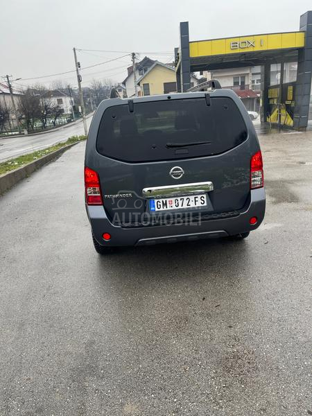 Nissan Pathfinder 