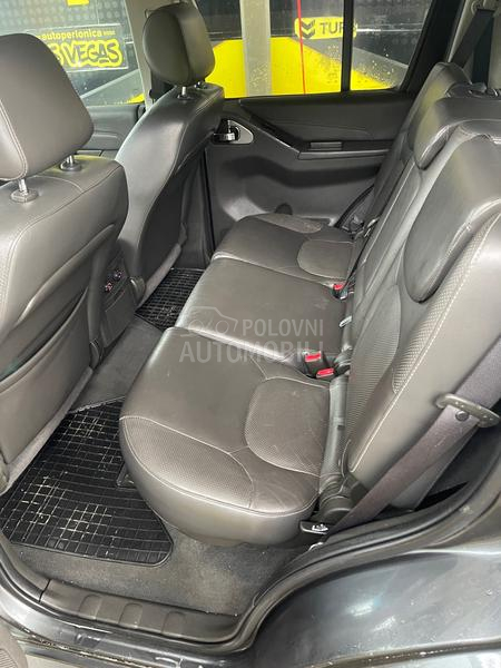 Nissan Pathfinder 