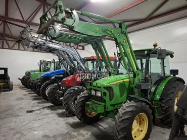 John Deere 5820