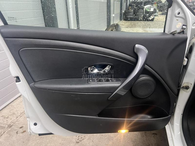 Tapaciri vrata hečbek