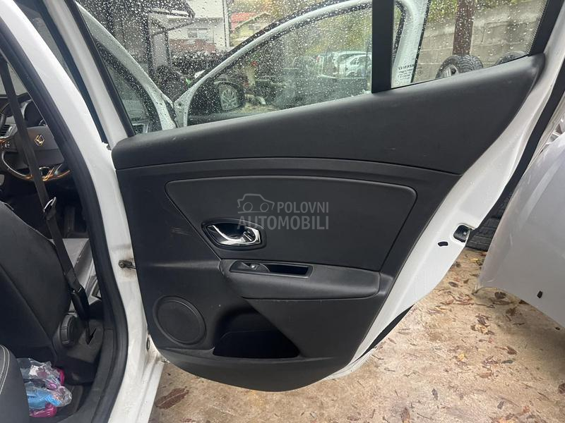 Tapaciri vrata hečbek