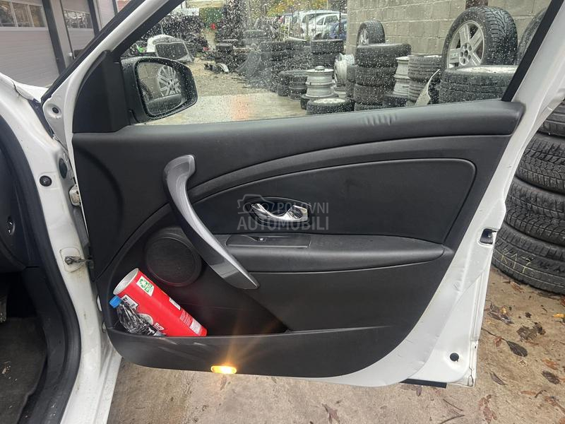 Tapaciri vrata hečbek