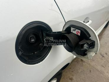 Poklopac rezervoara beli za Renault Megane od 2009. do 2016. god.