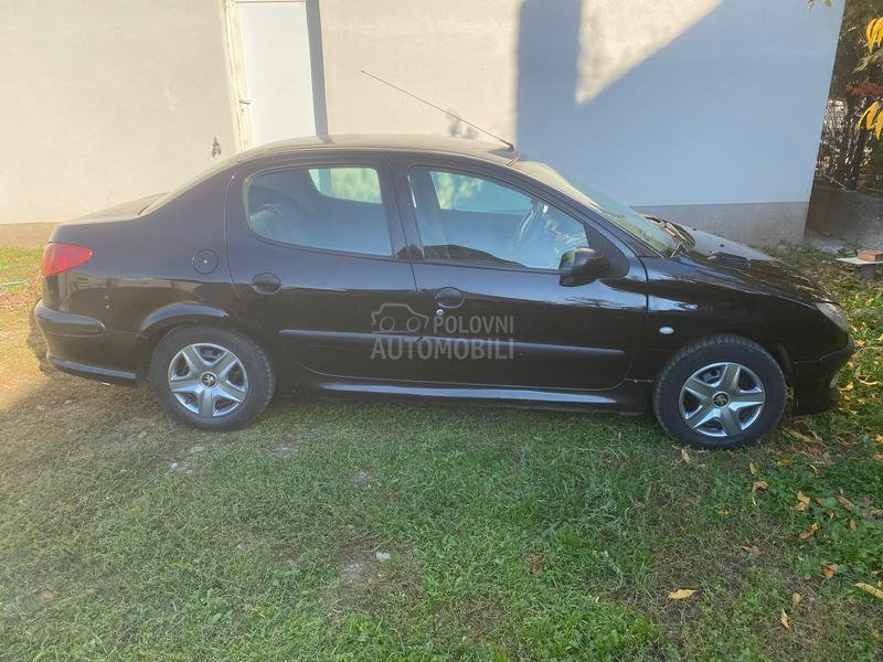 Peugeot 206 sedan