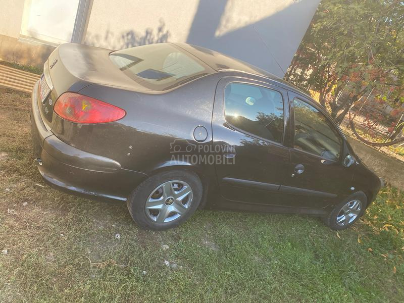 Peugeot 206 sedan
