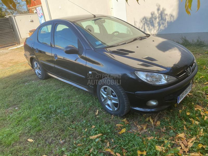 Peugeot 206 sedan