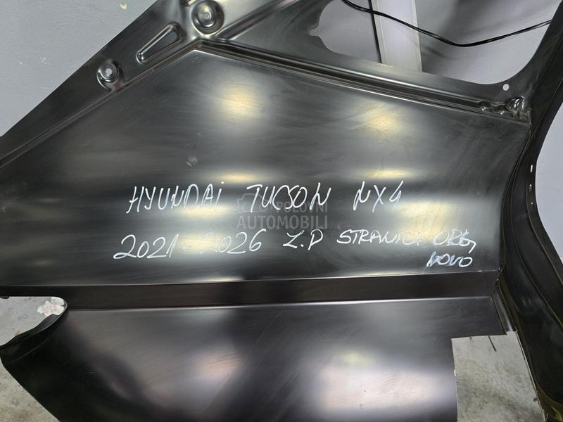 Polu Stranica Stub Sajtna Krov