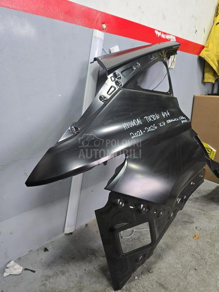 Polu Stranica Stub Sajtna Krov