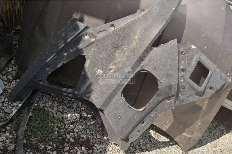 Polu Stranica Stub Sajtna Krov