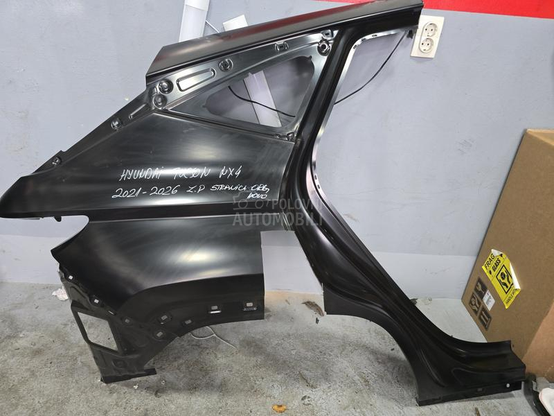 Polu Stranica Stub Sajtna Krov