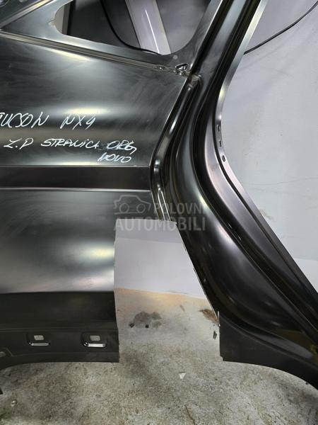 Polu Stranica Stub Sajtna Krov