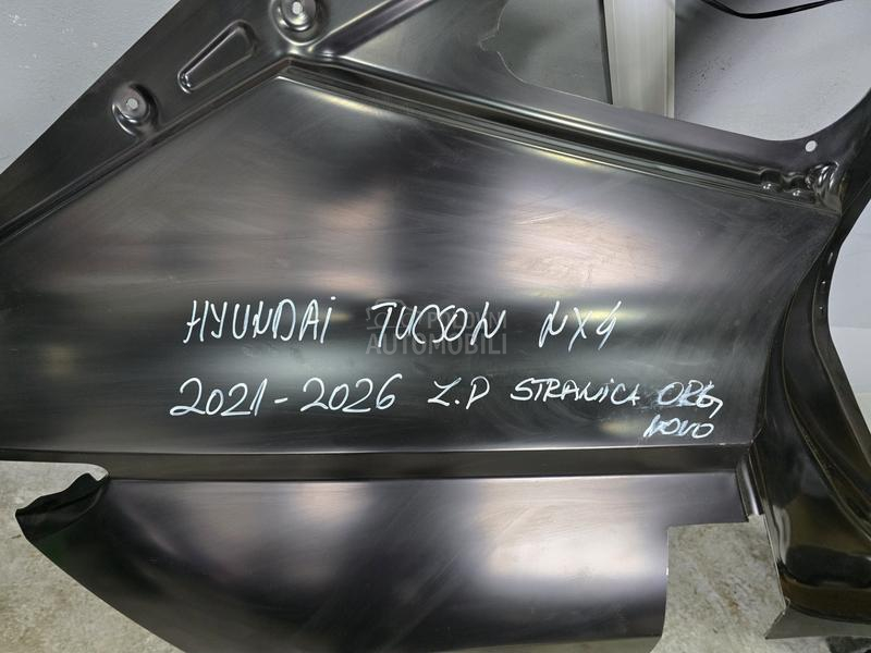 Polu Stranica Stub Sajtna Krov