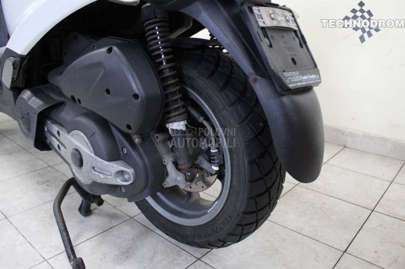 Piaggio MP3 500 LT B kategorija