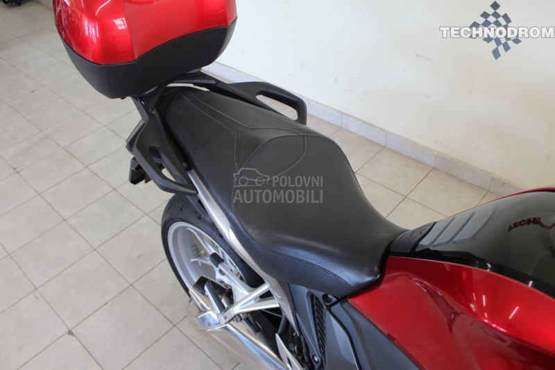 Honda VFR 1200 VFR1200 VFR1200F