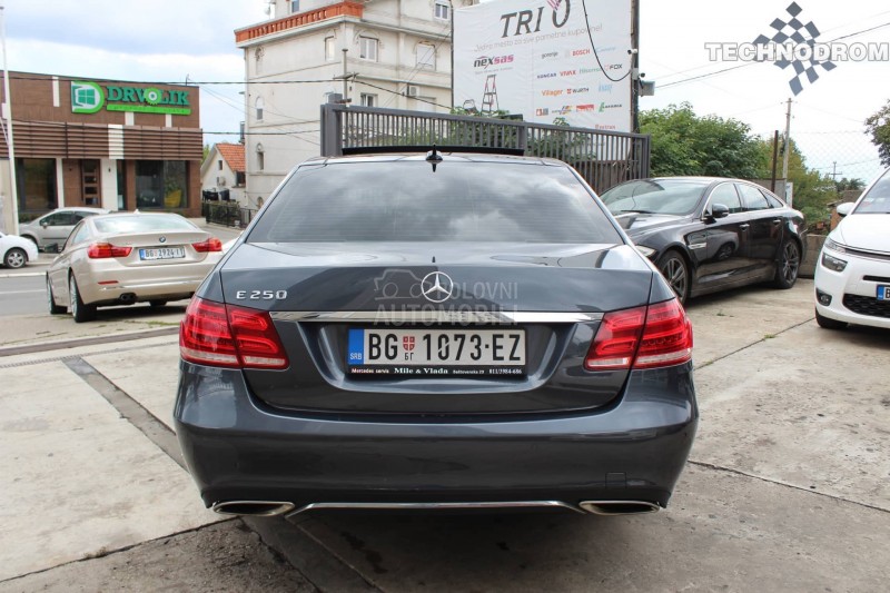 Mercedes Benz E 250 oprema