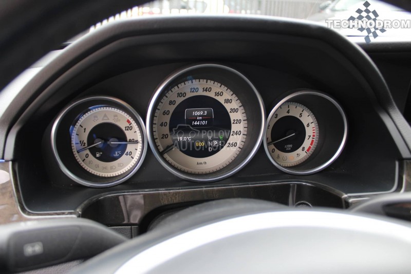 Mercedes Benz E 250 oprema
