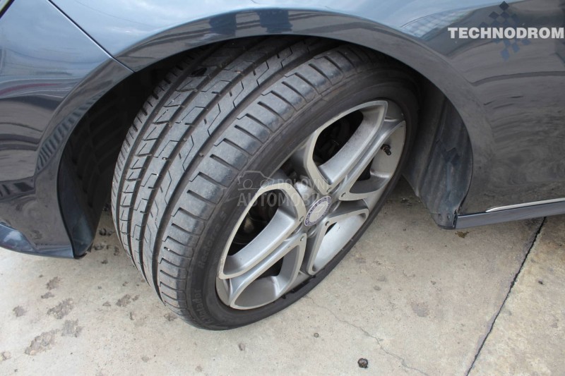 Mercedes Benz E 250 oprema