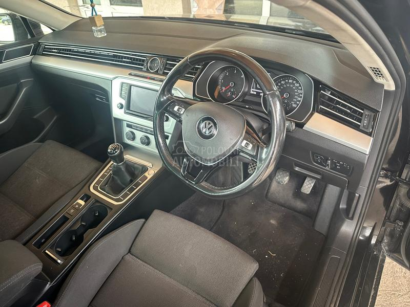 Volkswagen Passat B8 crna 2016. god. -  kompletan auto u delovima