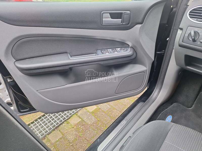 Ford Focus 1.8b Atmosferac