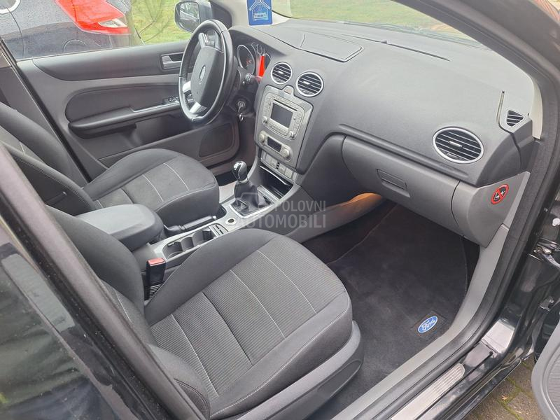 Ford Focus 1.8b Atmosferac
