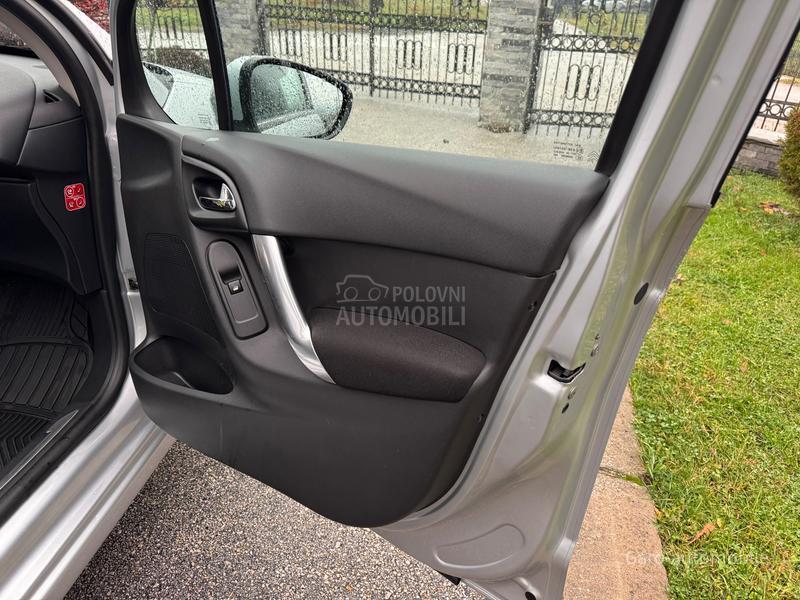 Citroen C3 1.4 SVAJCARSKA NOV