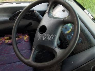 Mercedes Atego volan