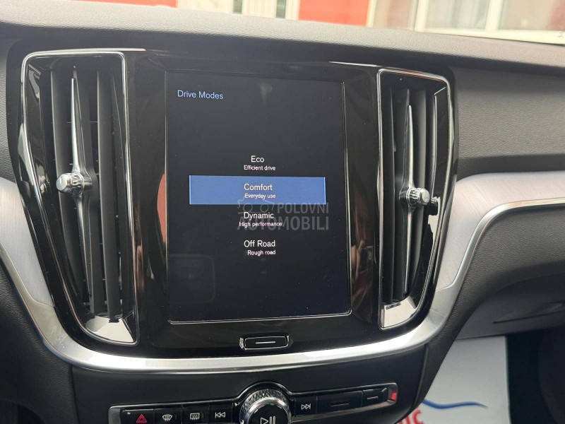 Volvo V60 Cross Country 2.0 D4 AWD