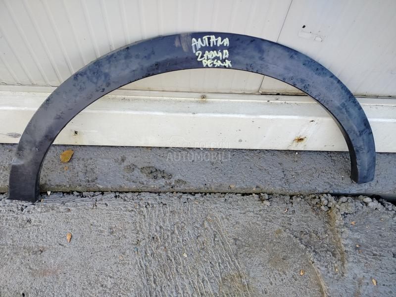 Zadnja desna lajsna blatobrana