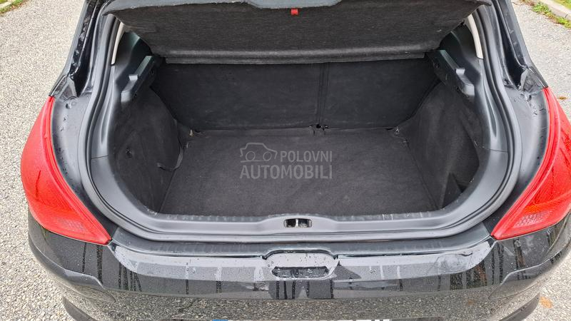 Peugeot 308 1.6 e HDI, NOV