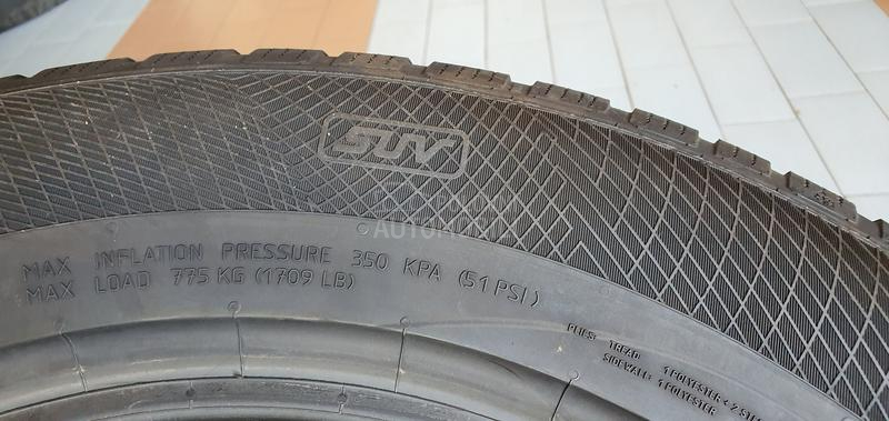 Continental 215/65 R17 Zimska