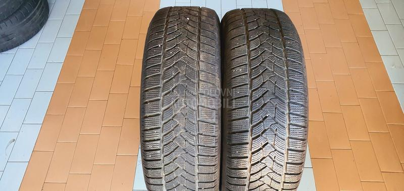 Dunlop 235/65 R17 Zimska
