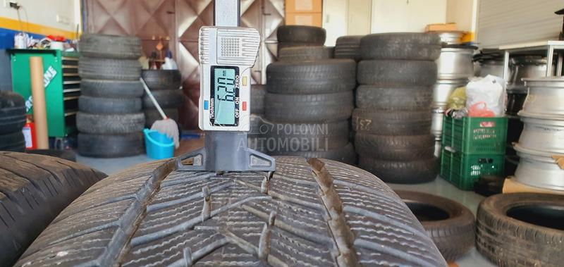 Dunlop 235/65 R17 Zimska