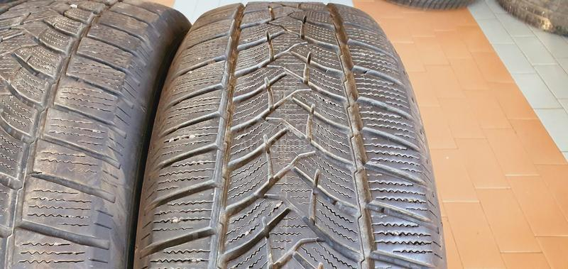 Dunlop 235/65 R17 Zimska