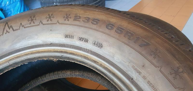 Dunlop 235/65 R17 Zimska