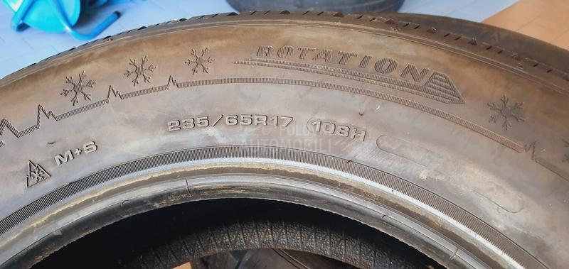 Dunlop 235/65 R17 Zimska