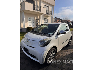 Toyota iQ 