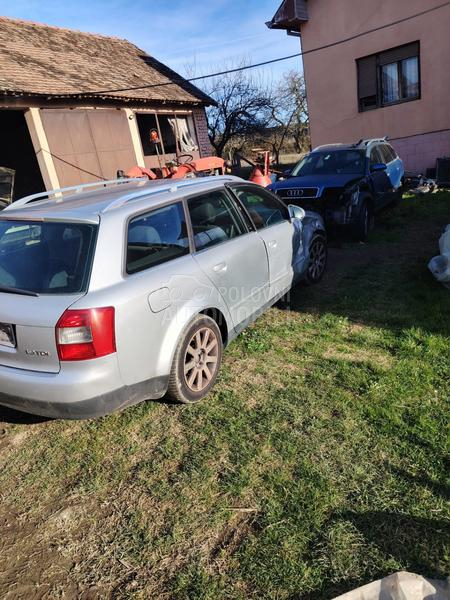 Audi A4 2003. god. -  kompletan auto u delovima