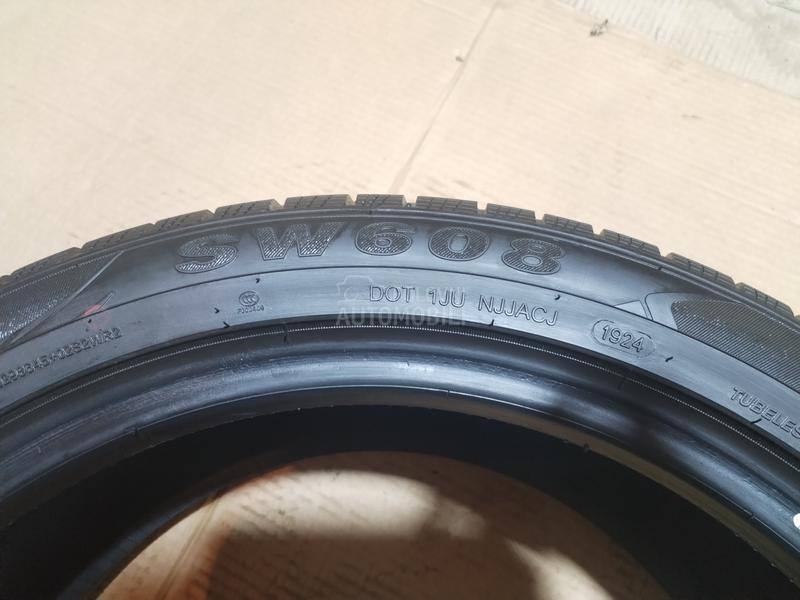 Westlake 245/45 R19 Zimska