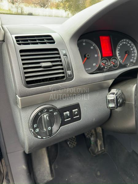 Volkswagen Touran 2.0 Tdi