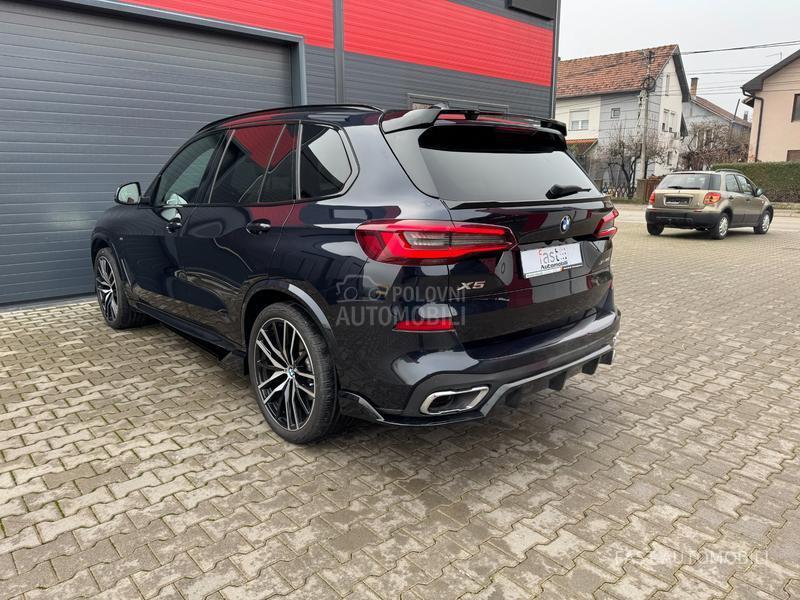 BMW X5 xDrive 40i Hybrid M