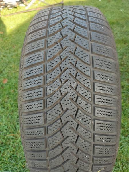 Semperit 215/55 R17 Zimska