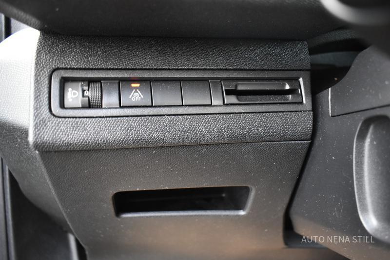 Peugeot 3008 1.5 HDI  Active AT