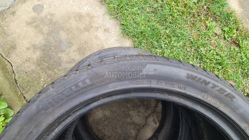 Pirelli 245/45 R19 Zimska