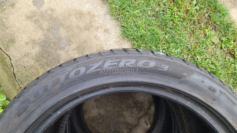 Pirelli 245/45 R19 Zimska