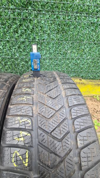 Pirelli 245/45 R19 Zimska