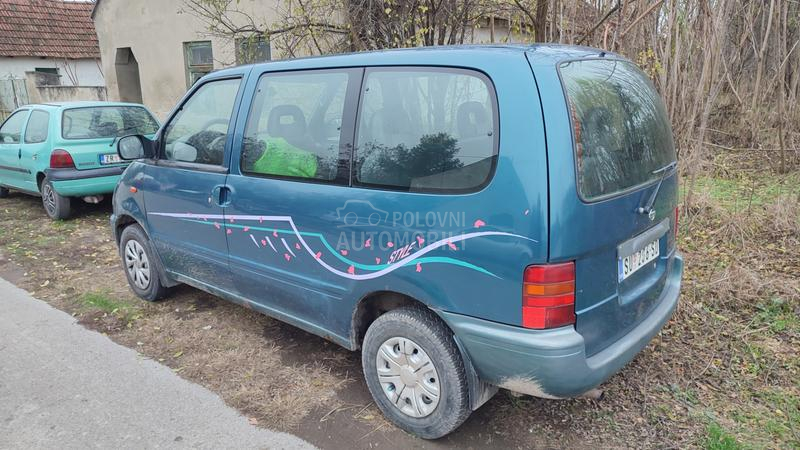 Nissan Serena 1.6