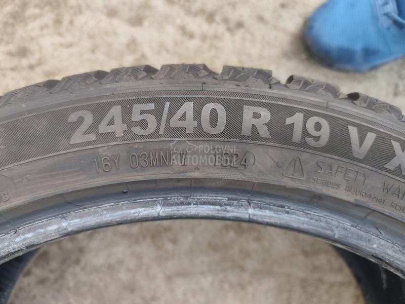 Semperit 245/40 R19 Zimska