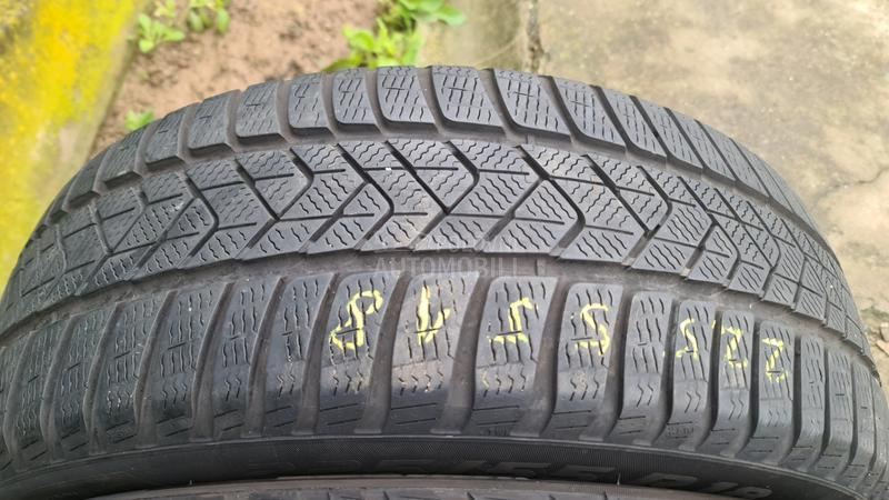 Pirelli 225/55 R18 Zimska